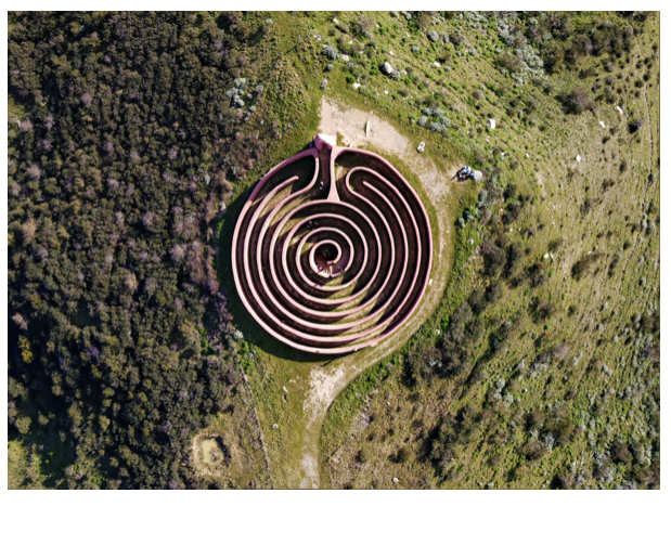 “Arianna: find yourself in the labyrinth”