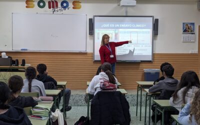 The researcher Raquel Ajo visits Salesianos Campello