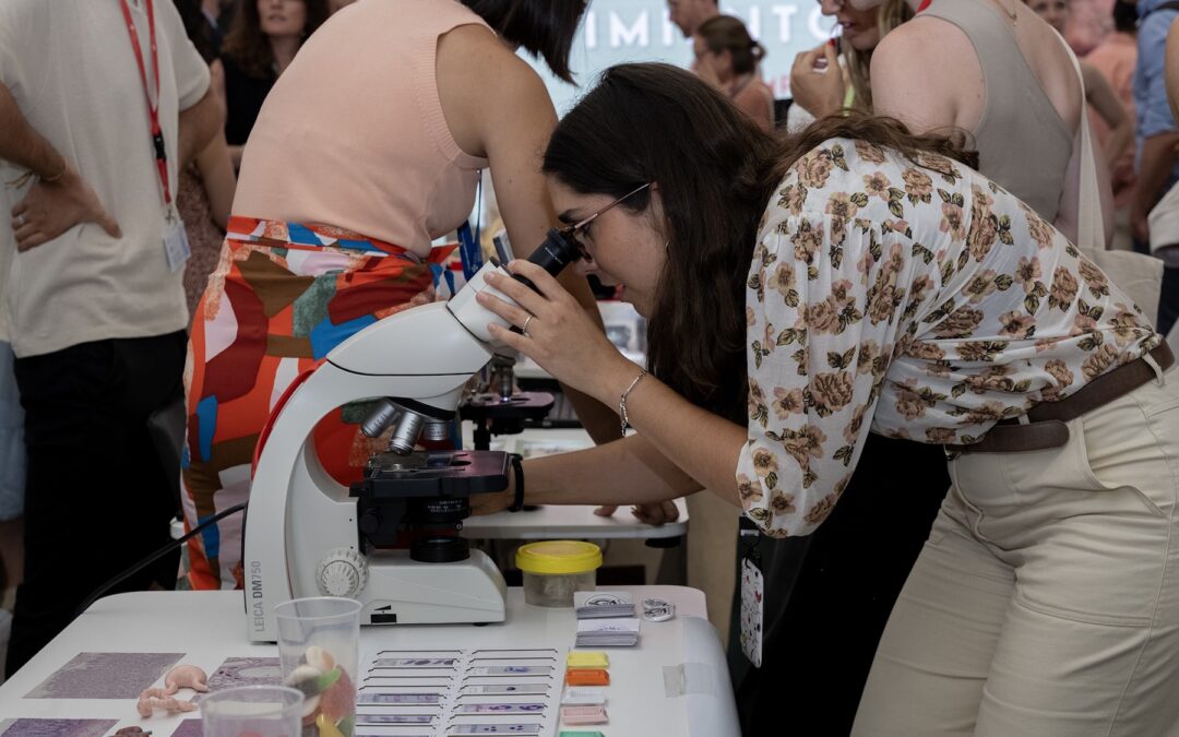 A Hundred Students Discover the Work of Over 60 Research Groups at the CEU UCH Science Fair